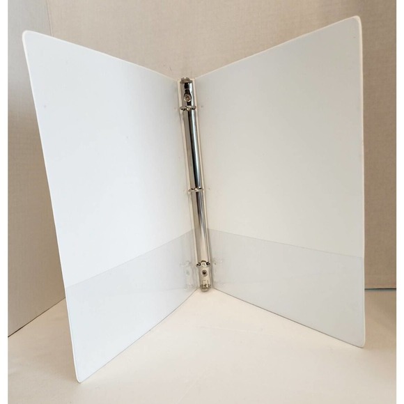 LOT OF (4) 3 RING BINDERS; 1 inch to 2 1/2 inch - Picture 7 of 7